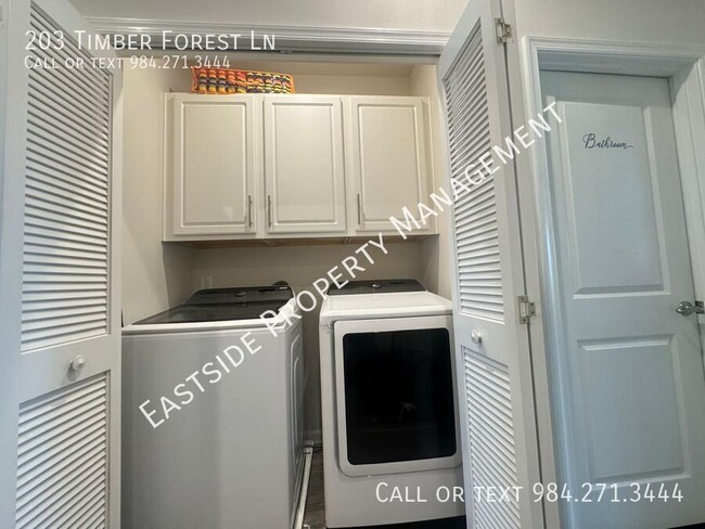 Foto del edificio - 203 Timber Forest Ln