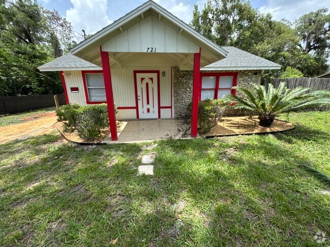 Building Photo - 721 NW 22nd St