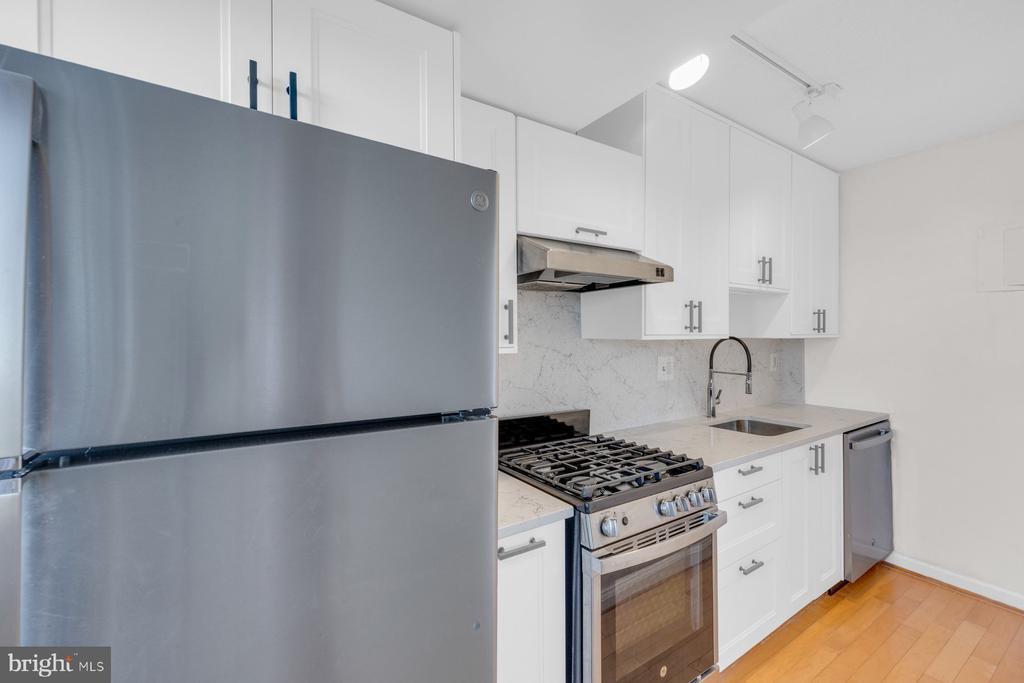 Foto principal - 2500 N Van Dorn St