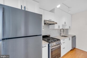 Building Photo - 2500 N Van Dorn St