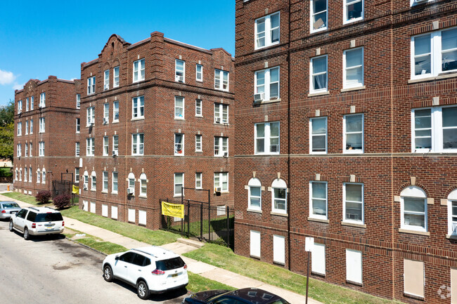 Building Photo - Oak Lane Court Apartments