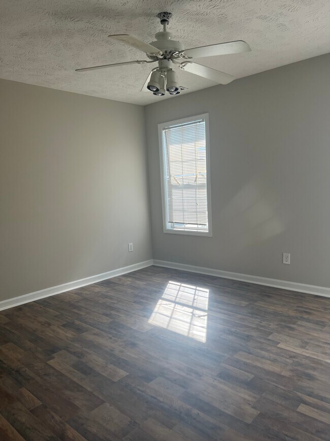 Building Photo - 331 Bubble Creek Ct