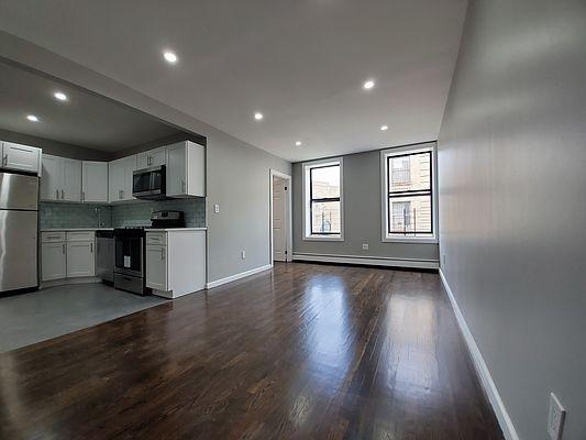 Foto principal - 2 bedroom in BRONX NY 10456