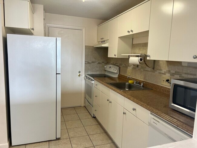 Building Photo - 800 Governors Dr