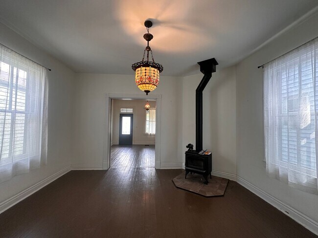 Building Photo - Charming Schnitzelburg Gem with Modern Updates & Private Outdoor Space