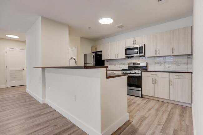 Building Photo - 416 Highland Ave