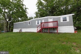 Building Photo - 30 Laurel Hill Ln