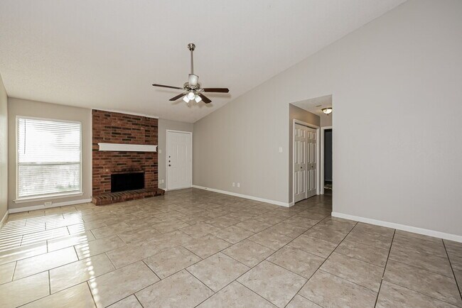 Foto del edificio - 4214 Worth Forest Dr