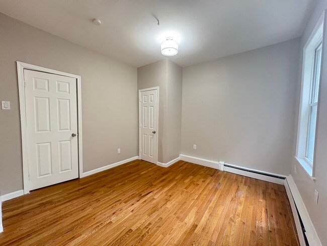 203 Armstrong Ave 2L - 205 Armstrong Ave