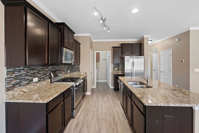 Building Photo - 836 Ember Dr