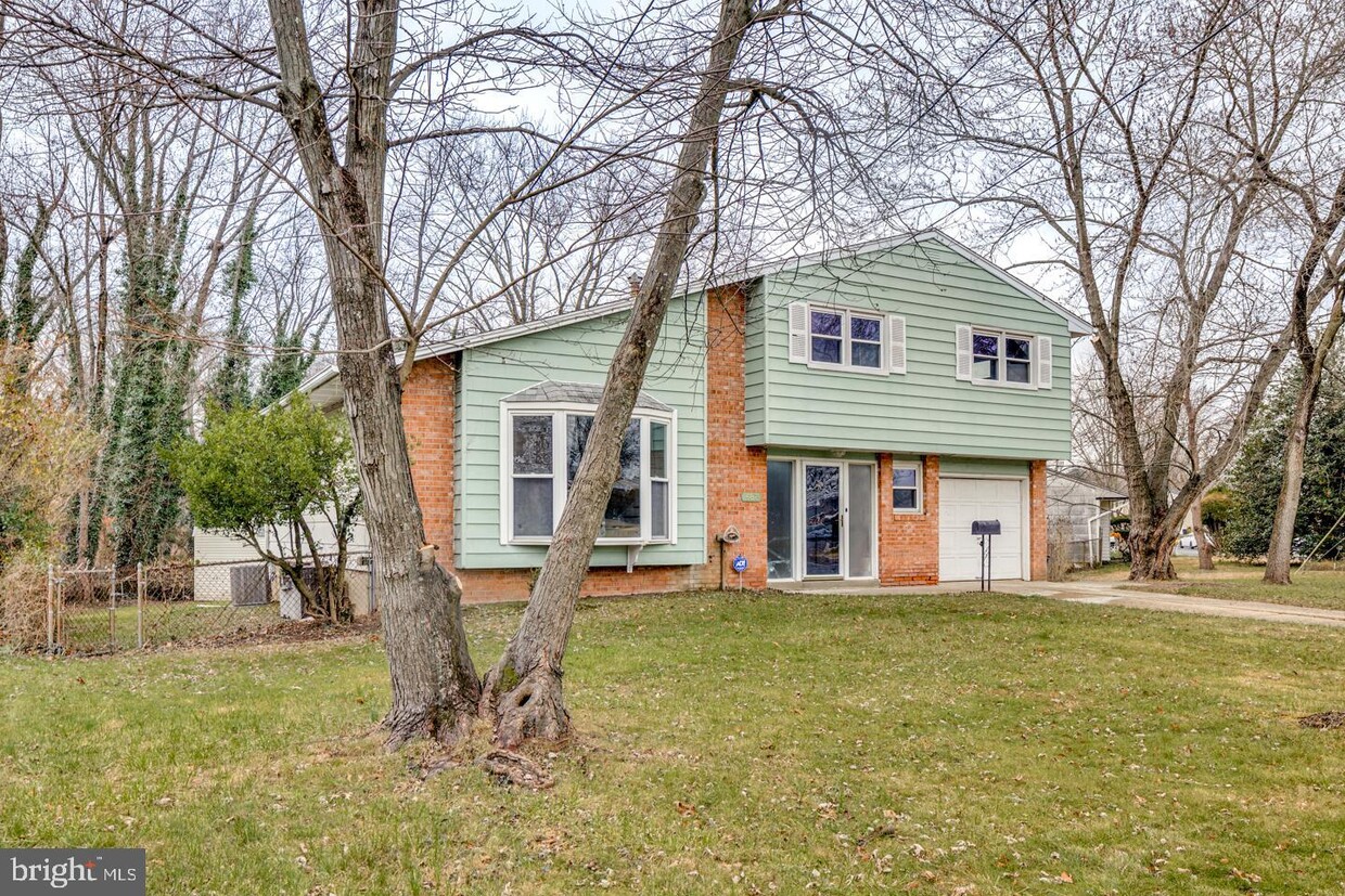 Primary Photo - 487 Fresno Dr