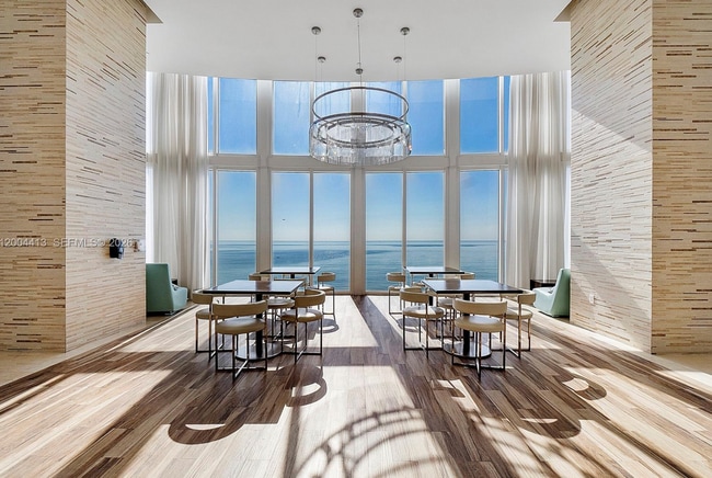 Building Photo - 15811 Collins Ave