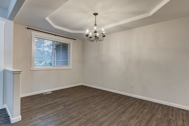 Building Photo - Updated 2-Bedroom Home with Bonus Room on ...