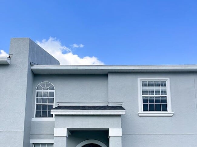 Building Photo - Beautifully Updated 3-Bedroom Townhouse in...