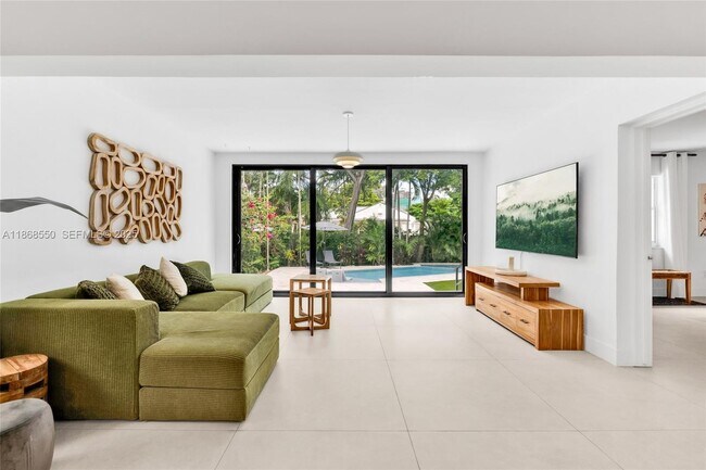 Foto del edificio - 141 SW 23rd Rd