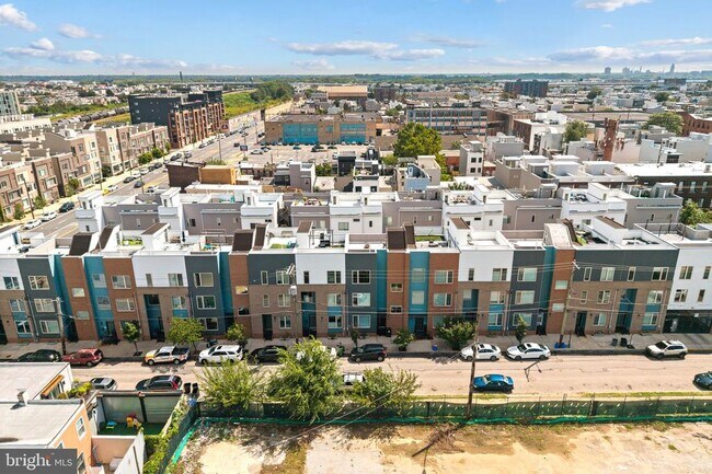 Building Photo - 2663 Amber St