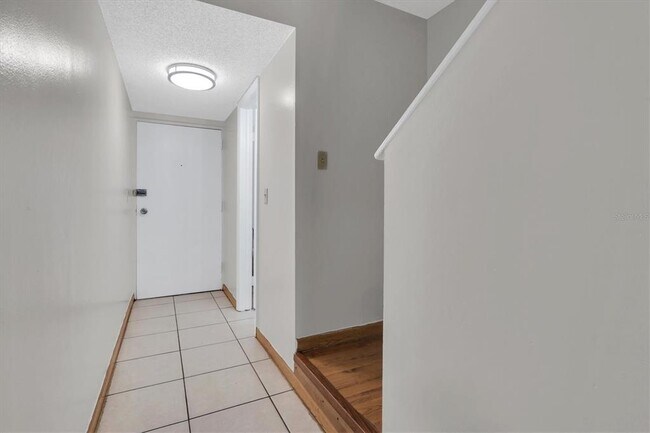 Foto del edificio - 7505 Pitch Pine Cir