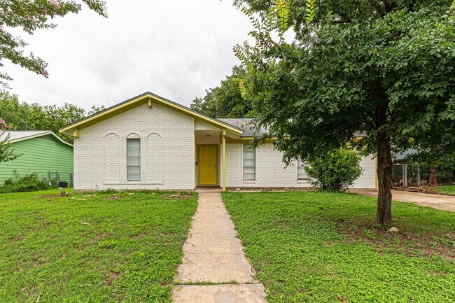 Foto del edificio - 5905 Cedardale Dr