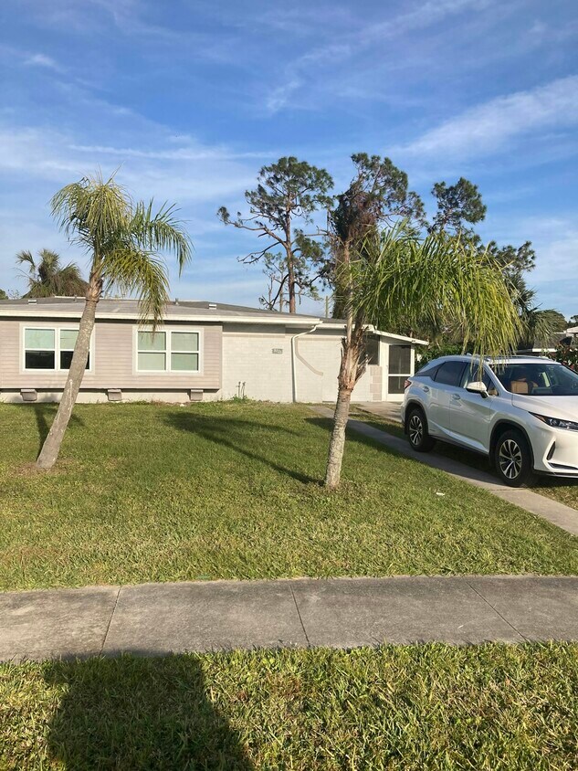 Foto principal - 5770 Gallatin Ln