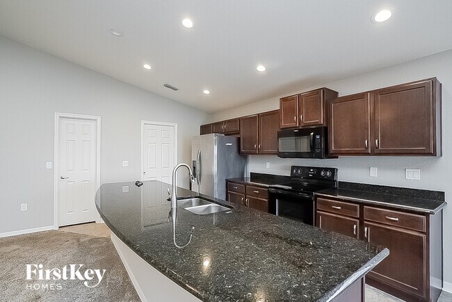 Foto del edificio - 3828 Sandhill Crane Dr