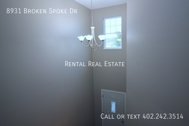 Building Photo - 8931 Broken Spoke Dr