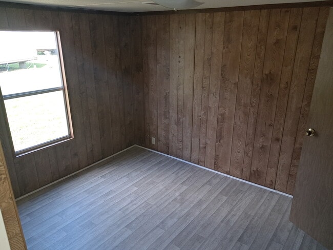 Building Photo - 472 Ruben Wells Rd