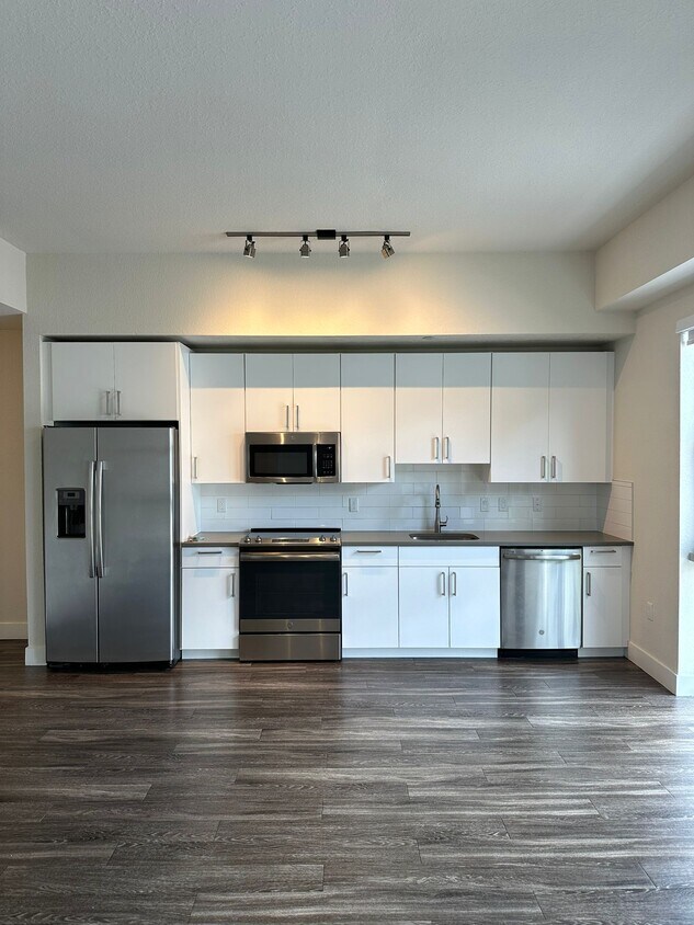 Foto principal - 405 NE 28th St