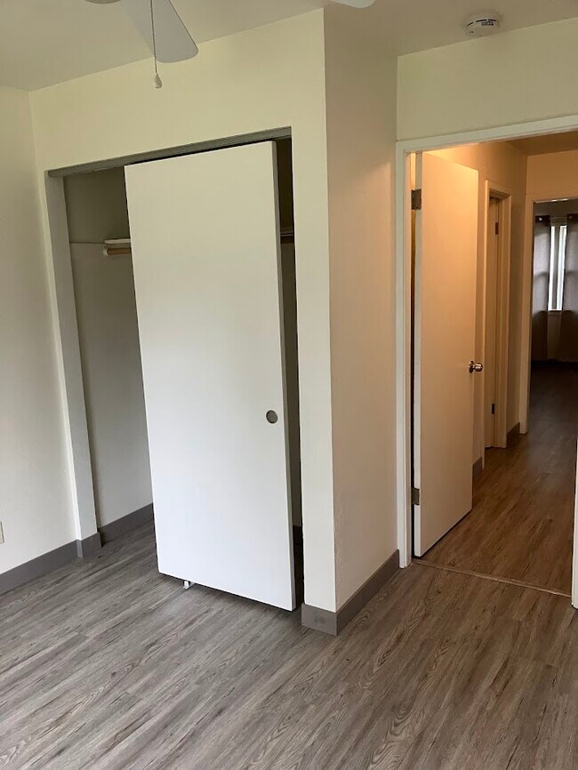 Foto del edificio - 1581 Cloverlawn Dr