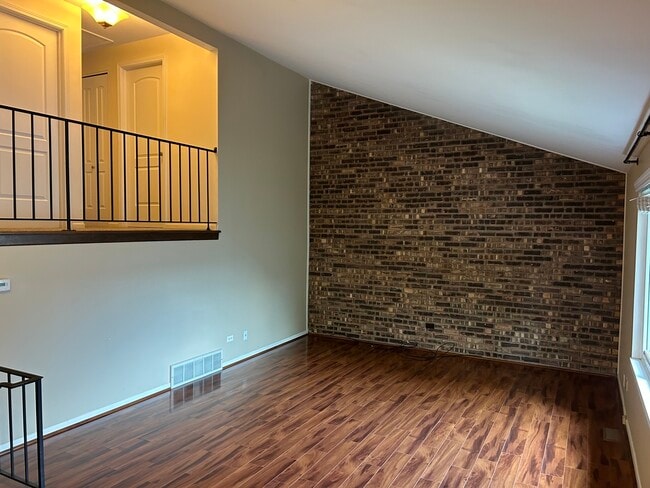 Building Photo - 239 N Hager Ave