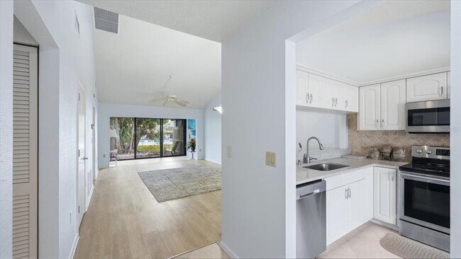 Foto del edificio - 5350 Myrtle Wood