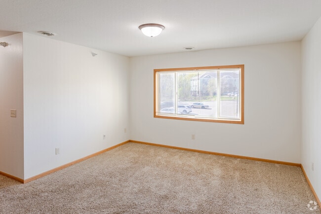 3BR, 1BA - 925 SF - Cedar Meadow Apartments