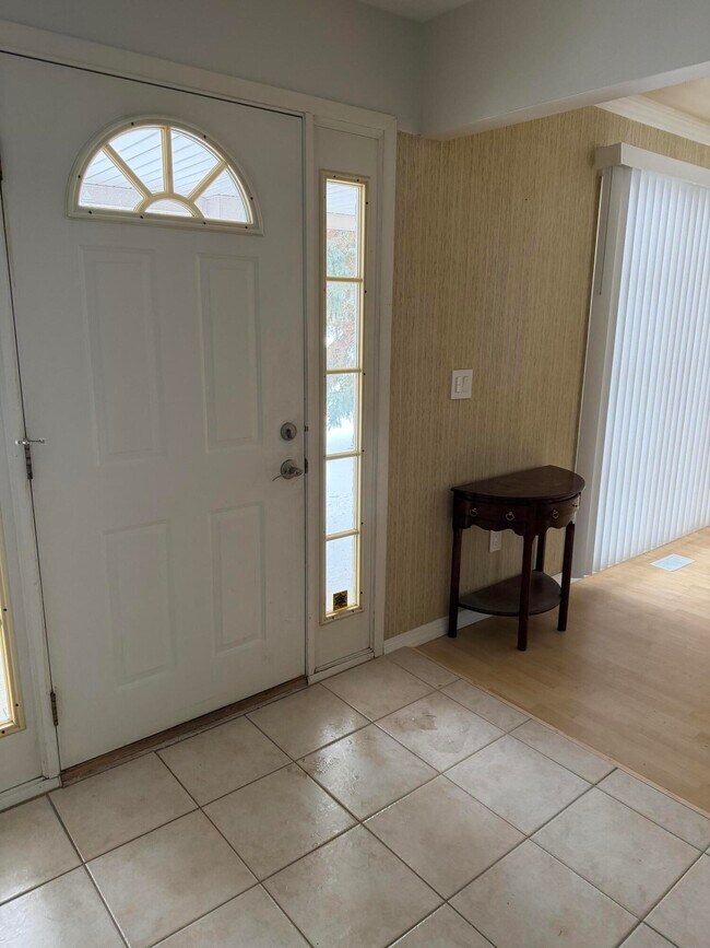 Foto del edificio - 3550 Kings Point Dr