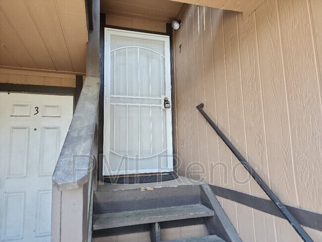 Foto del edificio - 2100 Highview Ct
