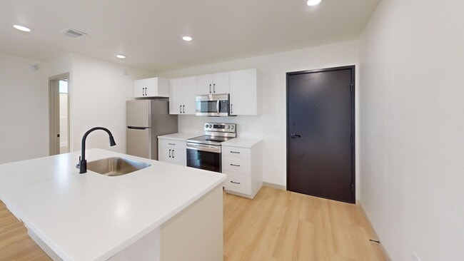 Building Photo - Bluestem Reserve Apartments