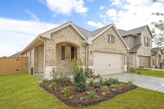 Building Photo - 828 Laguna Grn Ln