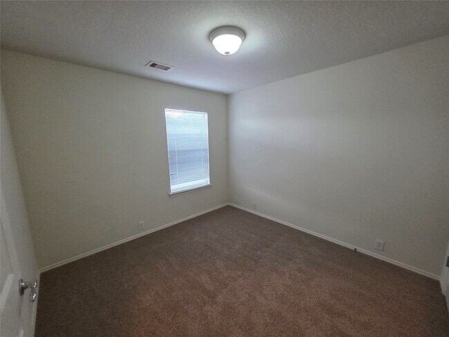 Foto del edificio - 23604 Youpon Lake Ln