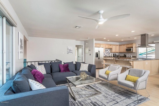 Foto del edificio - 8226 E Jackrabbit Rd