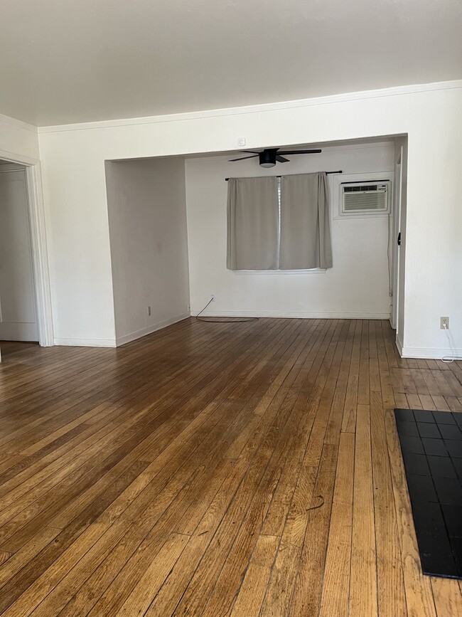 Building Photo - 1302 Sampson St