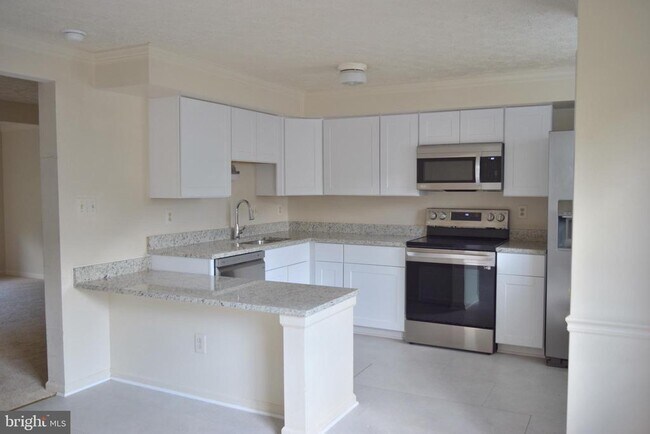 Building Photo - 3855 Sunny Brook Ct