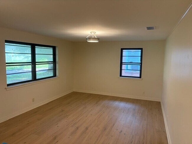 Foto del edificio - Gorgeous 3 Bedroom Remodeled Home