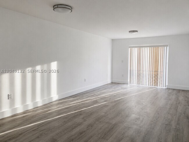 Foto del edificio - 6175 W 20th Ave