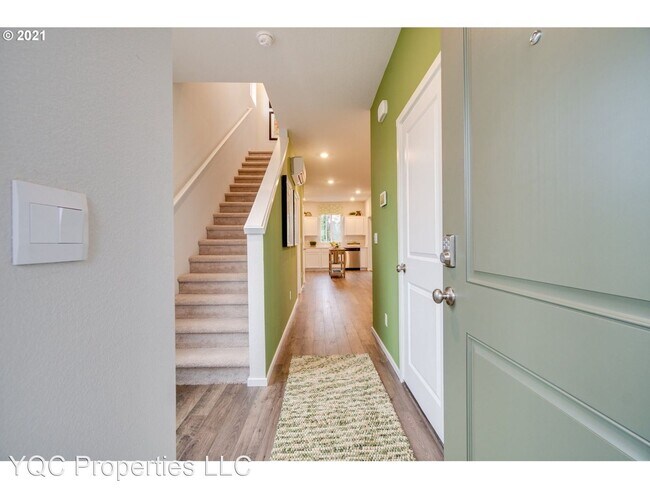 Building Photo - 3 br, 2.5 bath House - 6305 NE 62nd Place