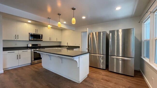 Foto del edificio - Large 6- Bedroom, 3-Bathroom home in San Luis Obispo