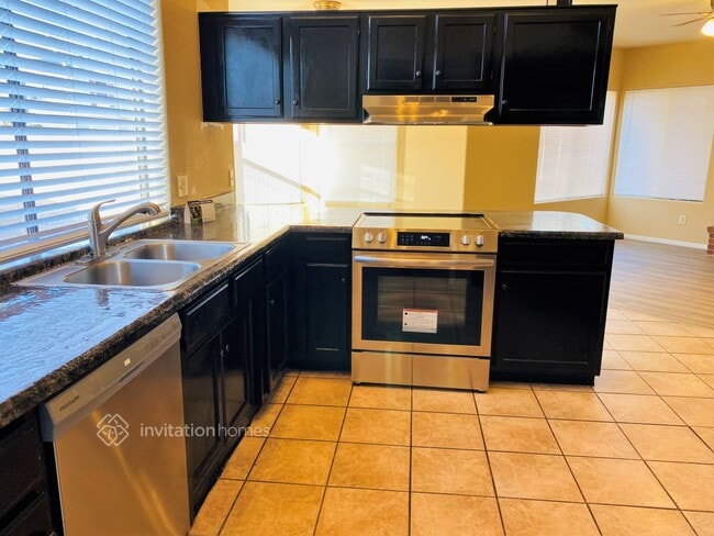 Foto del edificio - 938 E Rockwell Dr