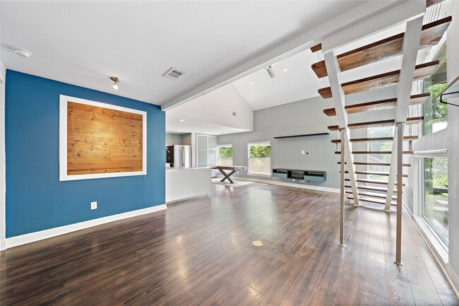 Foto del edificio - 2413 Emancipation Ave