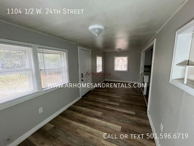 Foto del edificio - 1104 1/2 W. 24th Street-