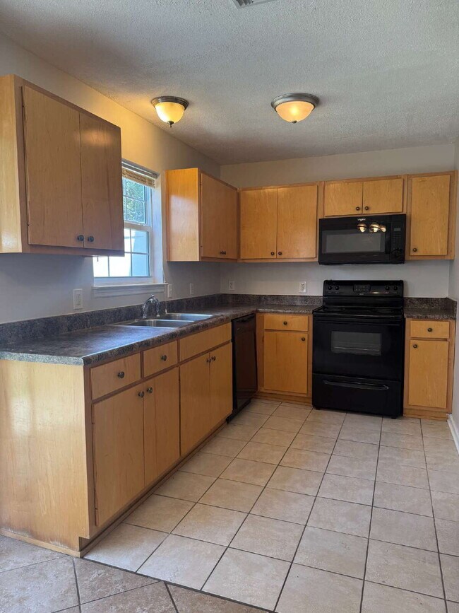 Foto del edificio - "Coastal Comfort Awaits: Charming 2-Bed, 2...