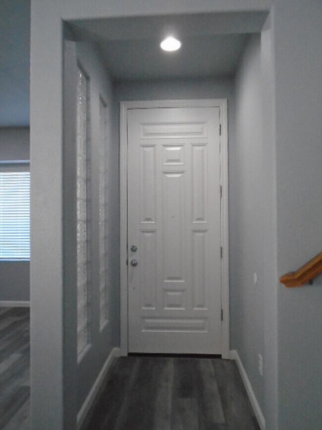 Foto del edificio - BEAUTIFUL WHITNEY OAKS HOME WITH 3+ BEDROOMS, 3 FULL BATHS, & 2 CAR GARAGE!