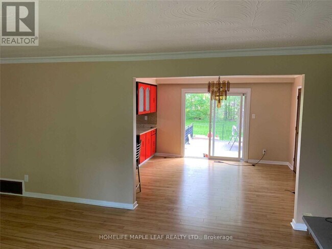 Photo du bâtiment - 13660 Airport Rd