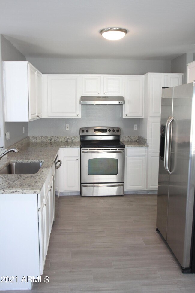 Building Photo - 14719 N 148th Ave